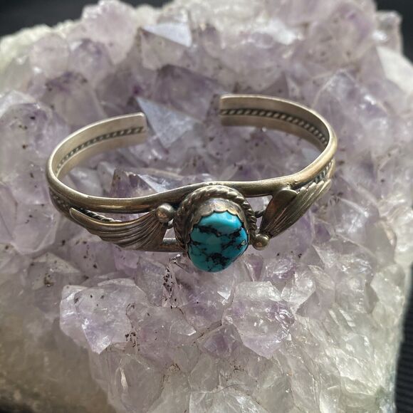 Vintage Navajo Sterling Silver Kingman Turquoise Cuff Bracelet. USA. Small. - Picture 13 of 13